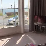 Crescent View - Panoramic Sea Views Holiday home *
