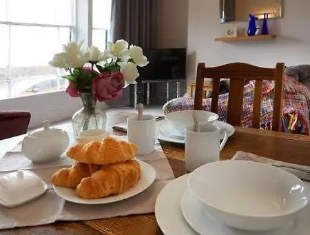 Crescent View - Panoramic Sea Views Holiday home